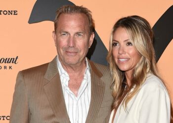 La esposa de Kevin Costner se muda