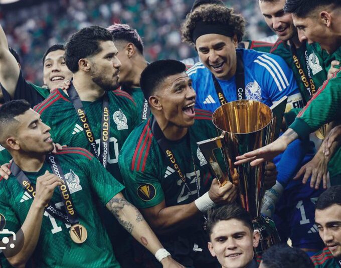 Según David Faitelson, México es un equipo mediocre por celebrar tanto el título en la Copa Oro