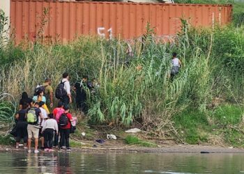 EE.UU: Cuatro indocumentados se ahogaron al intentar cruzar el Río Bravo, entre ellos un bebé