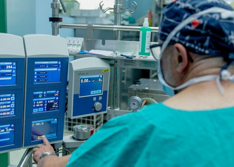 Ministerio de Salud lanza convocatoria de plazas para médicos y especialistas