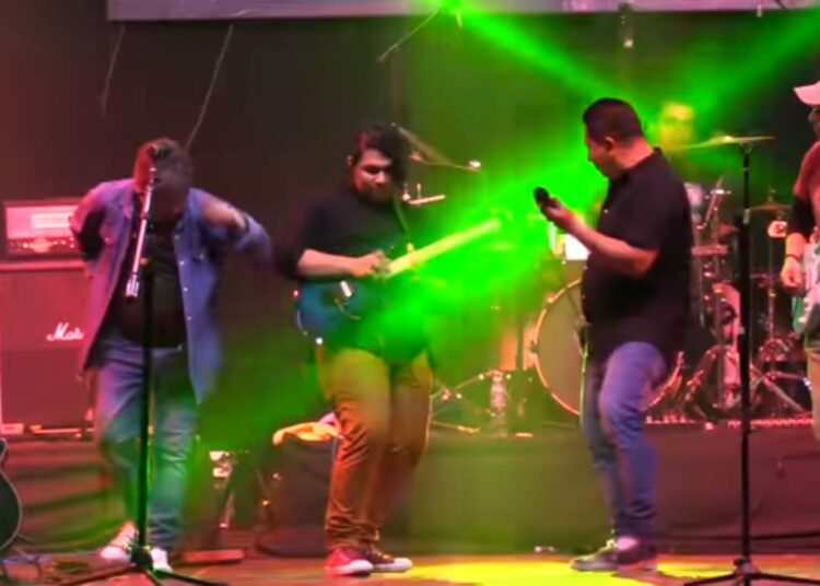 La banda de rock cristiano «Hosanna kir» se alista para presentarse en Chalchuapa, Santa Ana