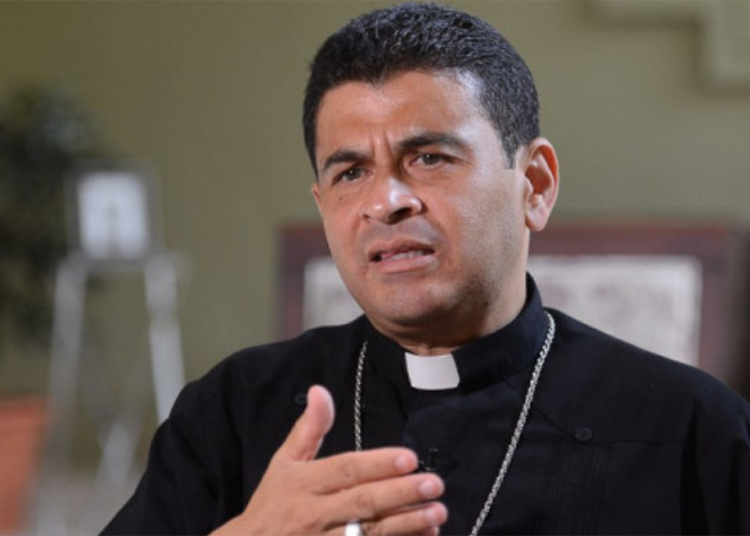 El obispo nicaragüense Rolando Álvarez fue excarcelado