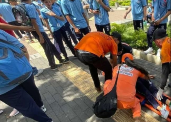 Varios estudiantes en Santa Ana sufrieron desmayos por ola de calor que atraviesa el país