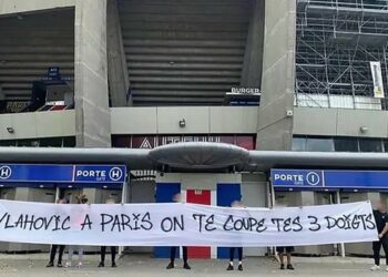 Los ultras del PSG amenazan a Dusan Vlahovic que podría llegar para próxima temporada: «te cortaremos los tres dedos»
