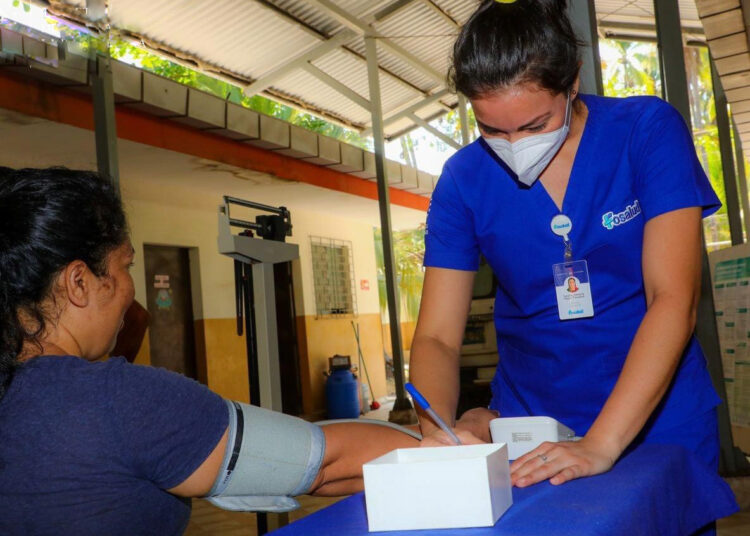 Servicios de salud se mantienen funcionando de manera regular y con horarios extendidos