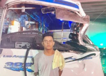 Capturan a responsable de provocar accidente de un microbús volcado en Apopa