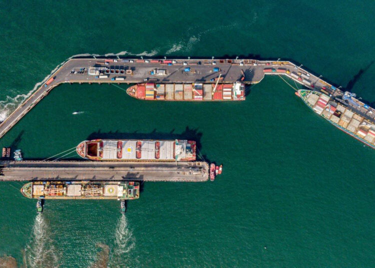 Autoridades continúan recibiendo tripulaciones de buques extranjeros que arriban en el país