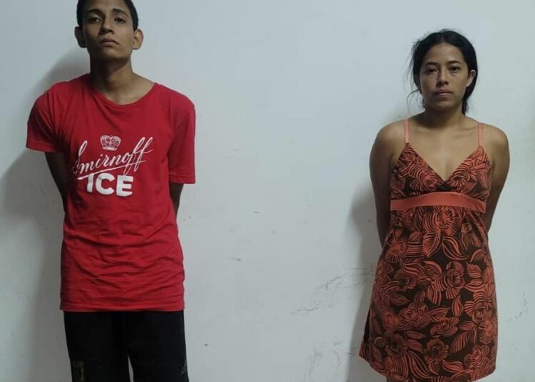 Capturan a dos personas que portaban varias porciones de droga