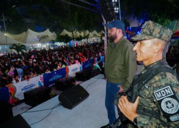 Alcalde de San Salvador y ministro de defensa verifican la seguridad en Sivarland