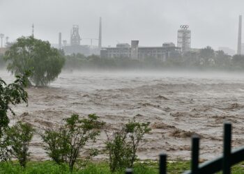 Fuertes lluvias en Pekín dejan 11 muertos y 27 desaparecidos