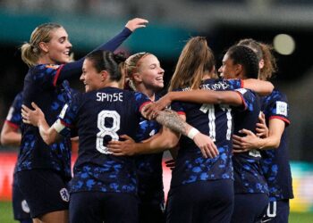 Países Bajos golea y avanza a Octavos de Final