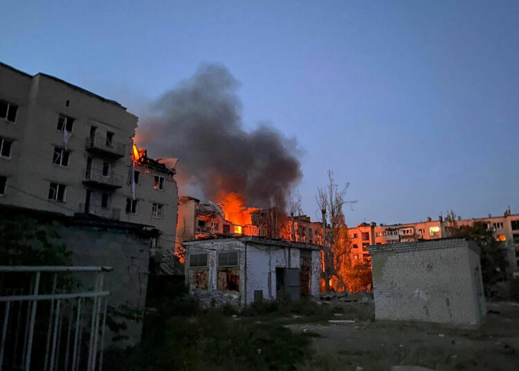 Al menos 7 muertos en bombardeo ruso de Pokrovsk, Ucrania