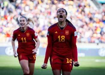 España gana 2-1 a Países Bajos y se clasifica para las semifinales del Mundial
