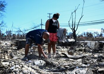 La cifra de víctimas mortales por los incendios en Hawái se eleva a 80