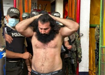 Ecuador: gran operativo para trasladar a líder pandillero que había amenazado a Villavicencio