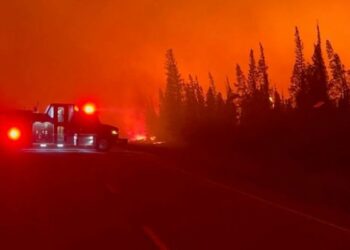 Canadá evacúa una ciudad de 20.000 habitantes por incendios