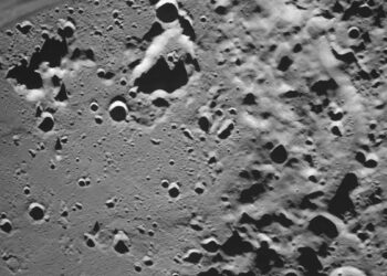 La misión espacial rusa Luna-25 capta la primera imagen de la superficie lunar