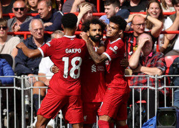 El Liverpool peleó y sacó su primer triunfo en casa