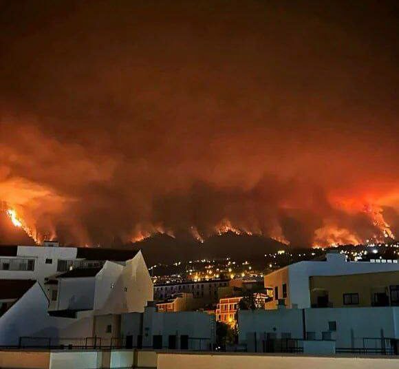 El incendio de Tenerife está “fuera de capacidad de extinción”
