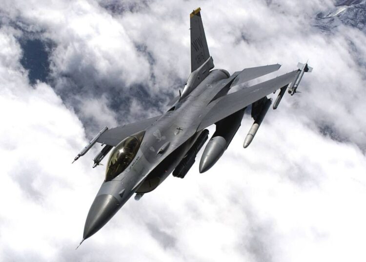 Países Bajos suministrará 42 cazas F-16 a Ucrania