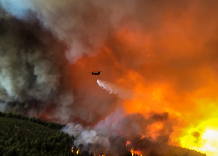 Incendios forestales se multiplican en Grecia