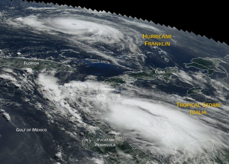 La tormenta Idalia se convirtió en huracán de categoría 1 y se dirige a la costa de Florida