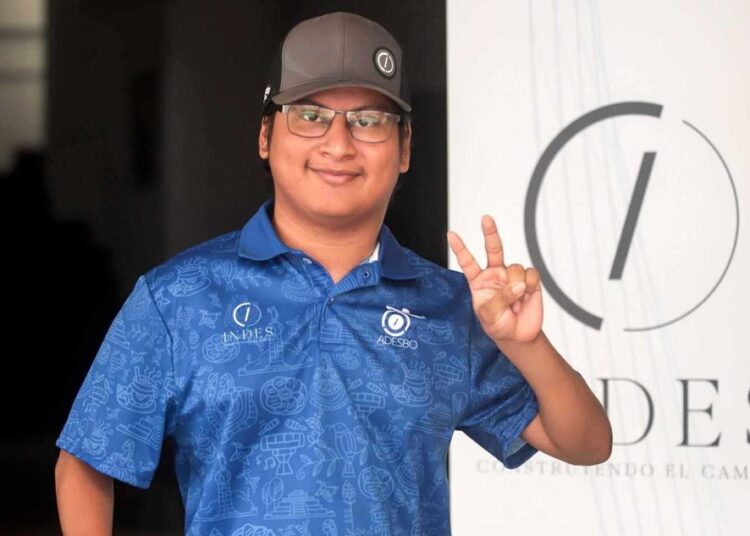 Mario Sayes se prepara para gira internacional