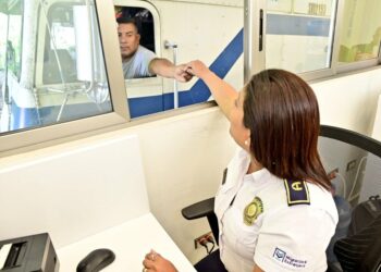 Sistema de prechequeo en recintos aduaneros agiliza el paso de los viajeros