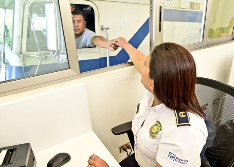 Sistema de prechequeo en recintos aduaneros agiliza el paso de los viajeros