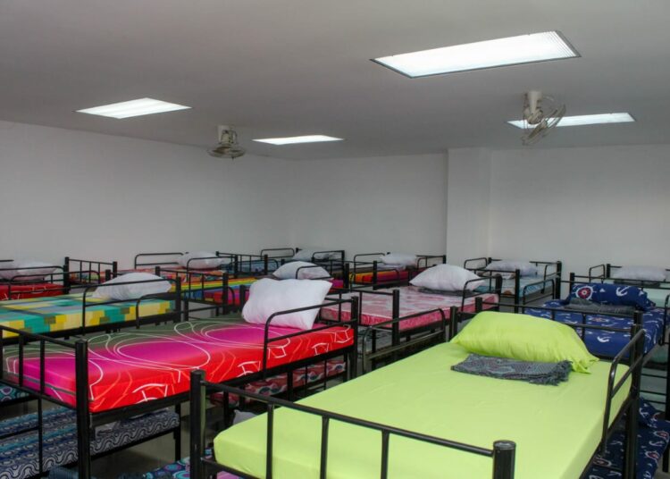 Gobierno habilita 100 albergues equipados en diferentes puntos estratégicos del país