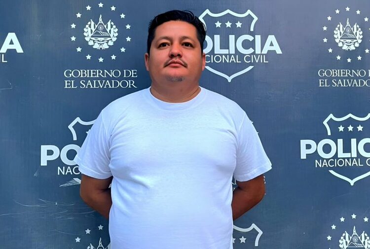 Capturan a sujeto que conducía en sentido contrario en Soyapango