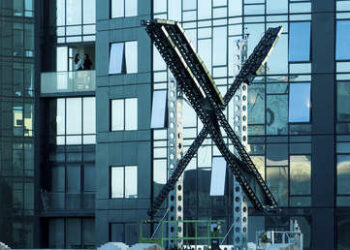 Retiran el logotipo X de la sede de Twitter en San Francisco tres días después de su instalación