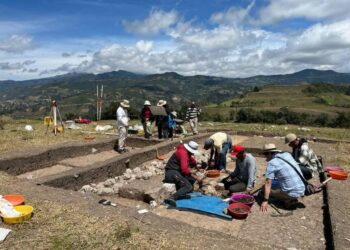 Descubren en Perú la tumba de un importante sacerdote de hace 3.000 años