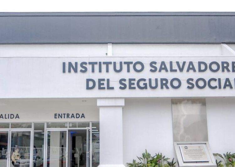 ISSS lanzó oficialmente tres primeros Centros Escucha