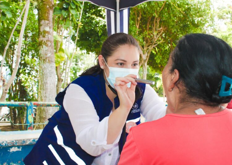 Habitantes de Tejutepeque se benefician con los servicios del Gabinete Movil