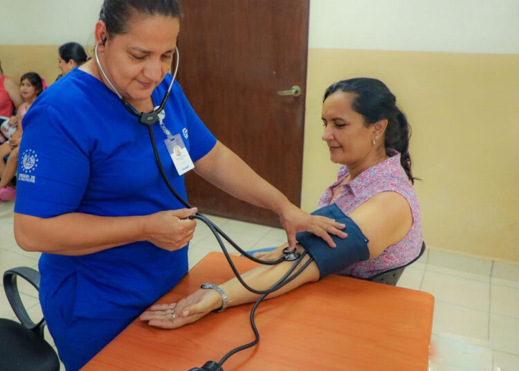 Unidades de salud atienden usuarios durante los fines de semana