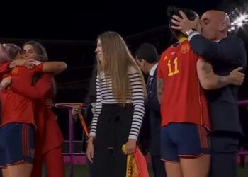 Jenni Hermoso niega que el beso fuese consentido y las jugadoras renunciaron a la selección mientras siga Rubiales