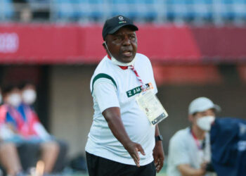 la FIFA investiga al DT de Zambia tras ser acusado de manosear a una de sus jugadoras