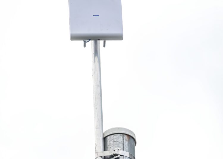 Instalan internet de alta velocidad gratis en parque San Isidro, Cabañas