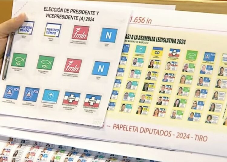 Magistrado del TSE da a conocer la versión preliminar de las papeletas de votación de 2024