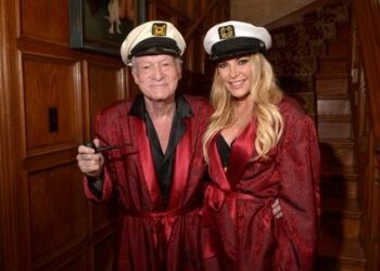 Una de las viudas de Hugh Hefner contó que el fundador de Playboy consumió tanto viagra que terminó sordo