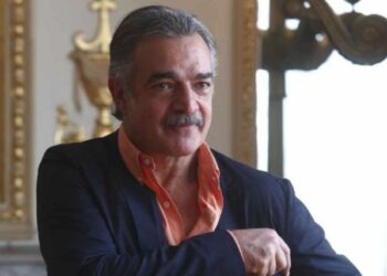 Fallece David Ostrosky, actor de La Casa de las Flores, a los 66 años