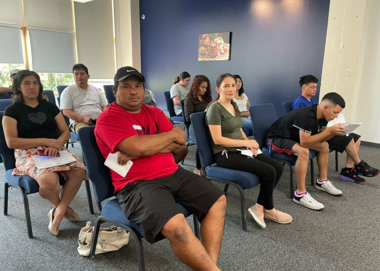 Salvadoreños en el exterior se beneficiaron con jornada laboral extraordinaria en embajadas y consulados