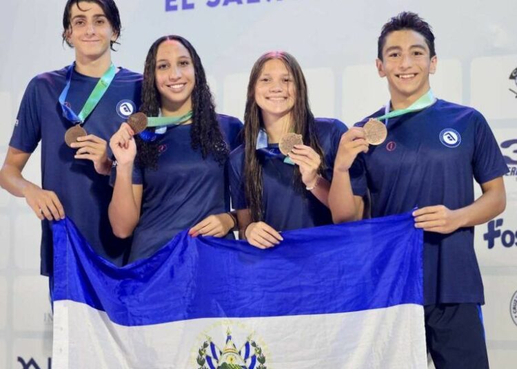 El Salvador abre el CCCAN con tres bronces