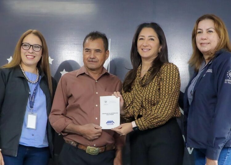 Entregan viviendas dignas a veteranos y excombatientes