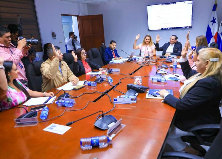 Diputados acuerdan ratificar convenio que rescata tradiciones y costumbres del país