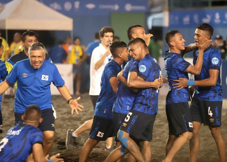 Selectas playeras masculina y femenina mejoran en el ranking mundial de fútbol playa