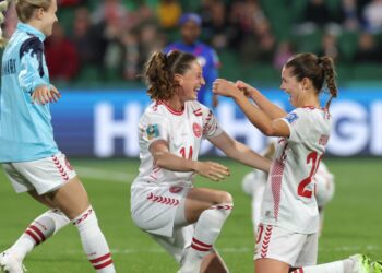 Dinamarca derrota 2-0 a Haití y se asegura un lugar en octavos de final