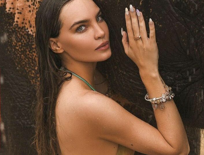 Belinda voló la red con el microbikini en más tendencia de este verano para la playa