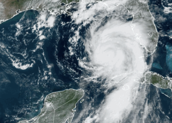 El huracán Idalia ya alcanzó la categoría 2 y avanza hacia las costas de Florida